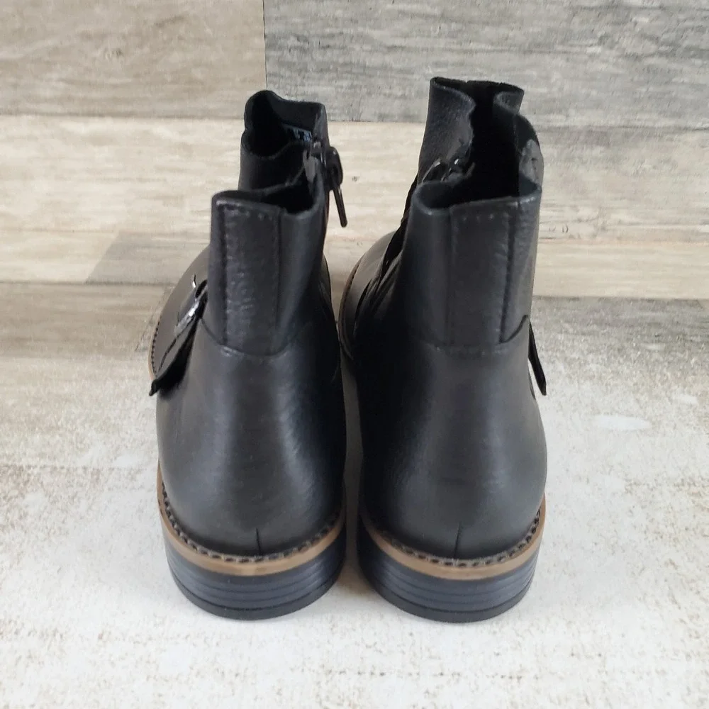 Clarks Camzin Loop Womens Boots Sz 8 M Black Leather Side Zip Low-Block Heel
